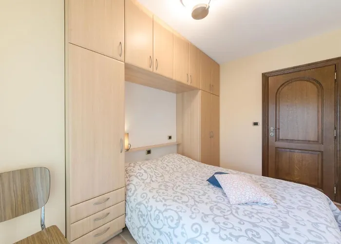 Goldsands Ii 101 With Garage By Interhome 데한